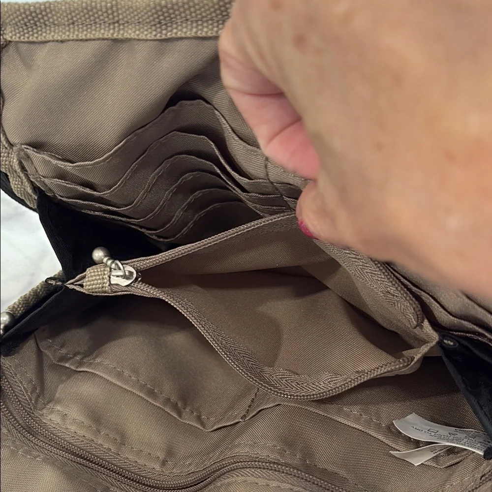 NWOT Baggallini Black Crossbody Bag with Long Strap - Picture 10 of 11